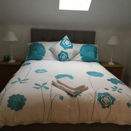 Spacious And Bright Town Centre Apartment Ballycastle Ngoại thất bức ảnh